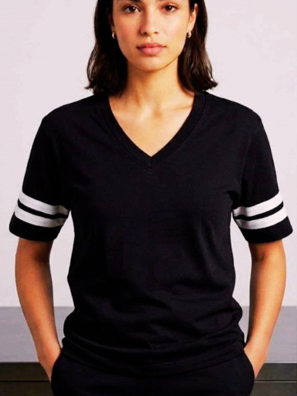 VIV26-203 V Neck T Shirt