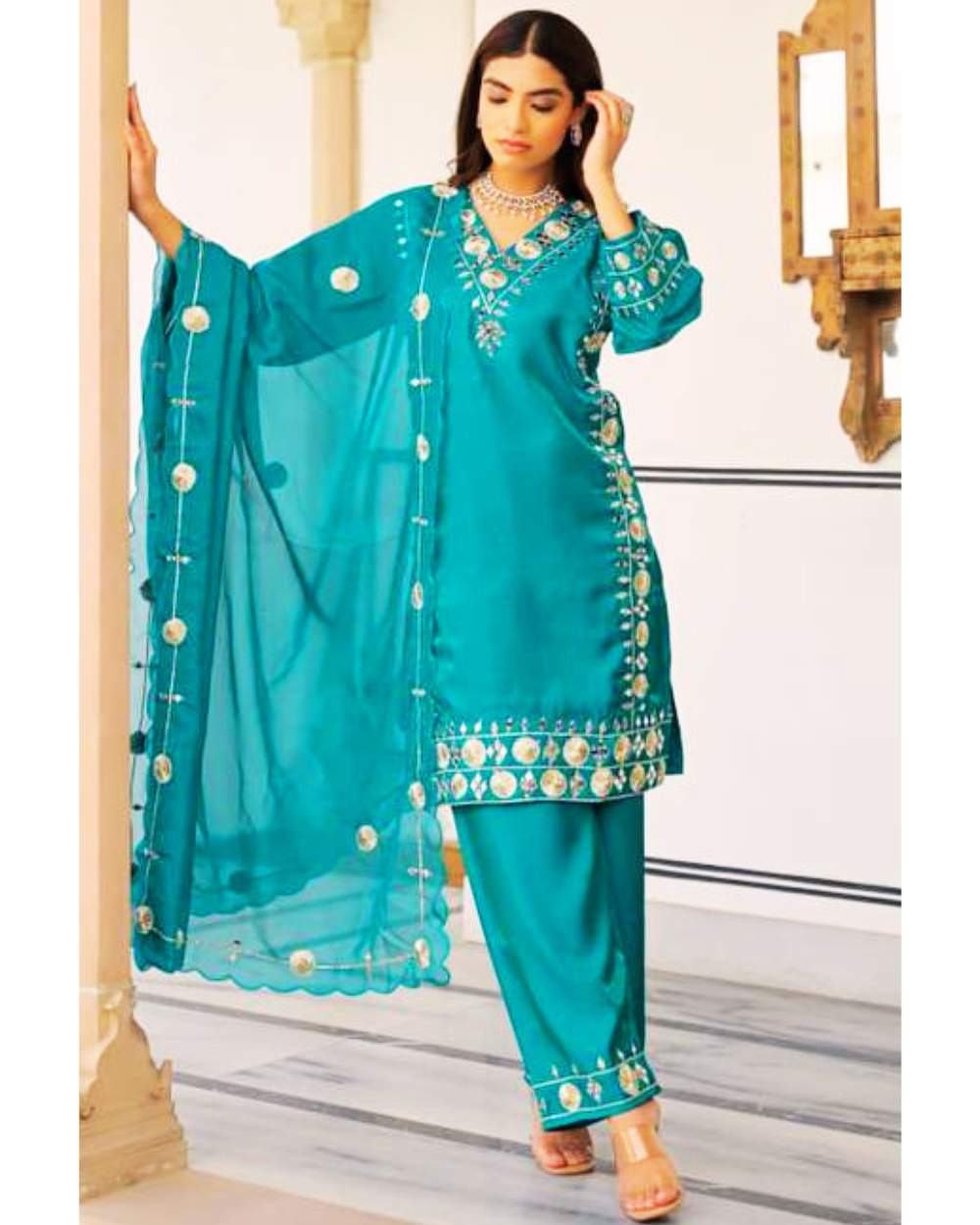 Gota Niharika suits