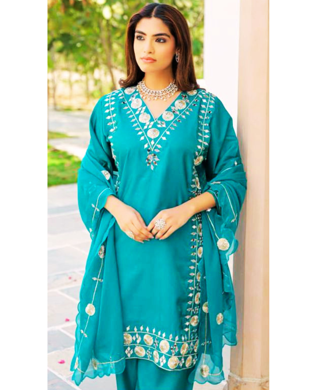 Gota Niharika suits